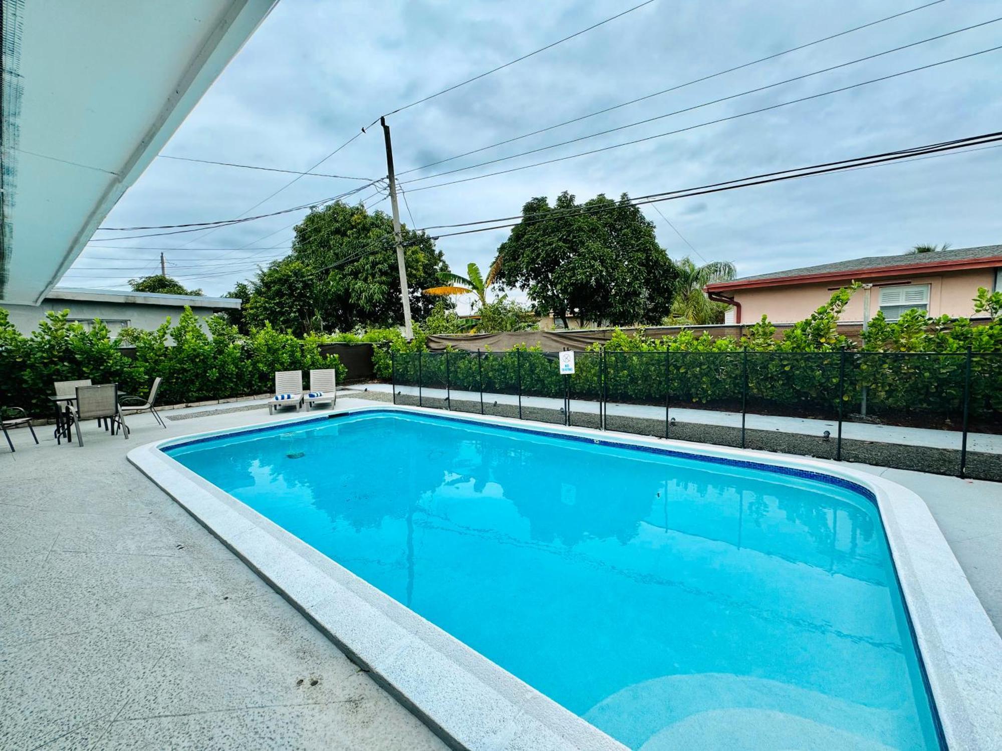 Tropical Villa Pool Courtyard & Garden View Φορτ Λόντερντεϊλ Εξωτερικό φωτογραφία